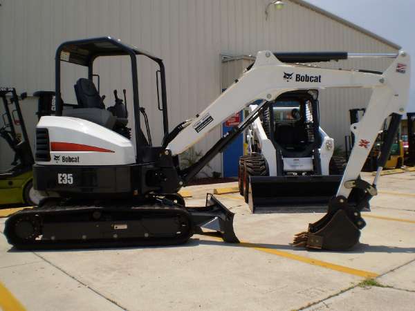 Excavator Zero Tailswing